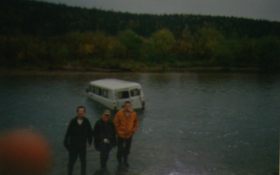 4 октября 2004г. снега еще нет, буханка утоплена