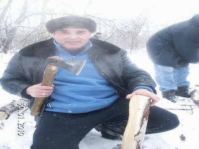 Кастёр ,дрова, тока заехали на карьер.